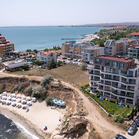 Apartcomplex Golden Bay 라브다 외부 사진