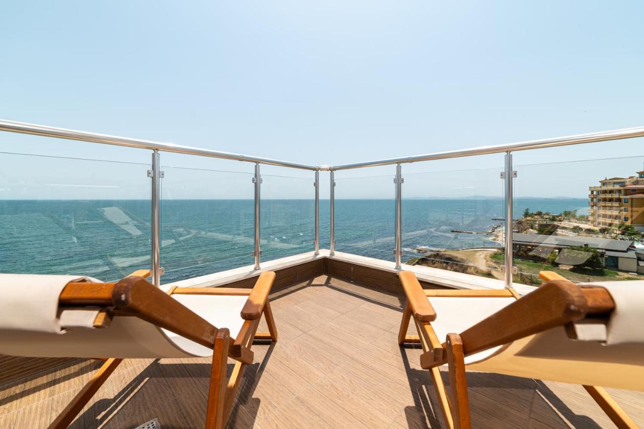 Apartcomplex Golden Bay 라브다 외부 사진