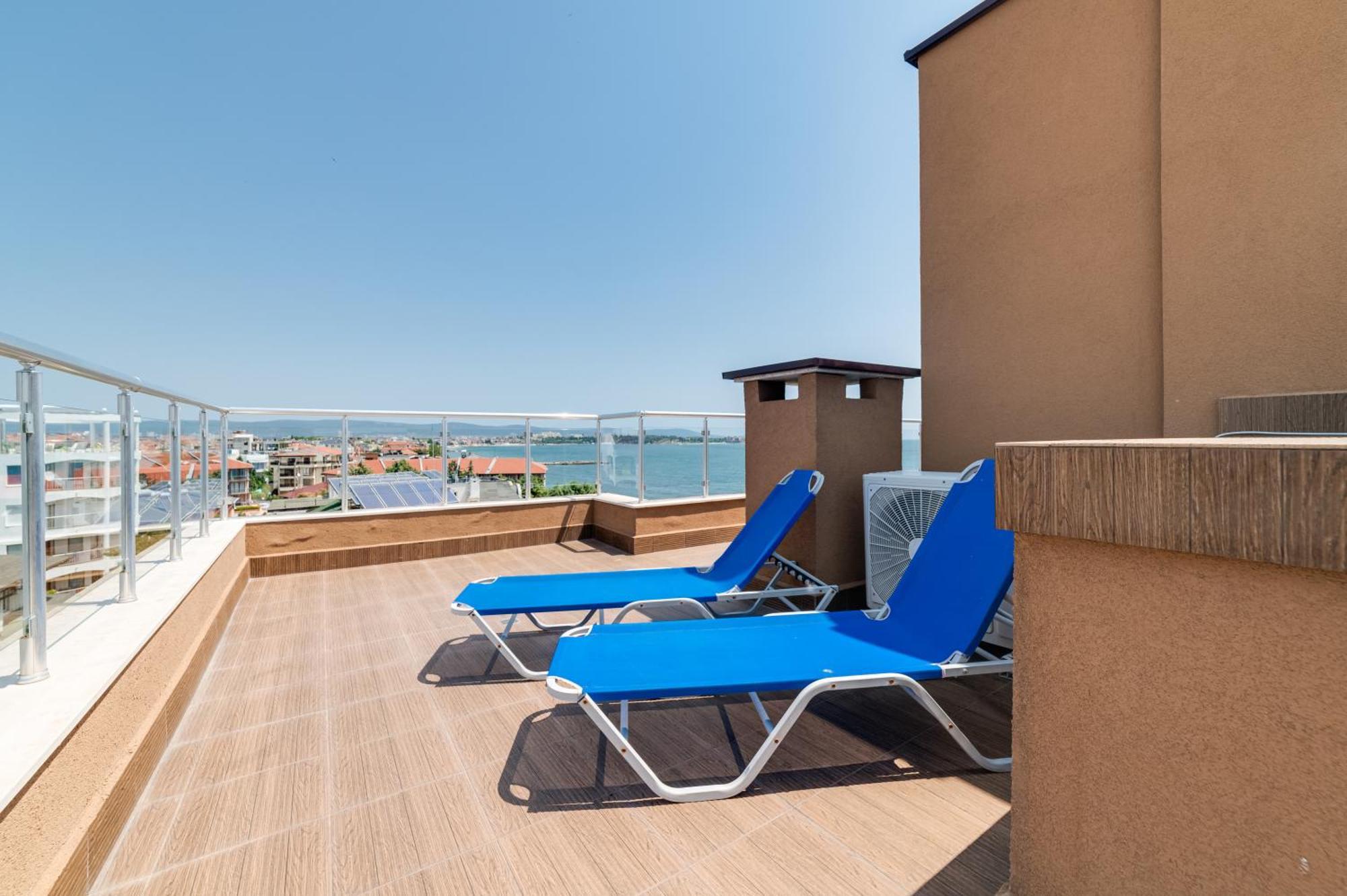 Apartcomplex Golden Bay 라브다 외부 사진