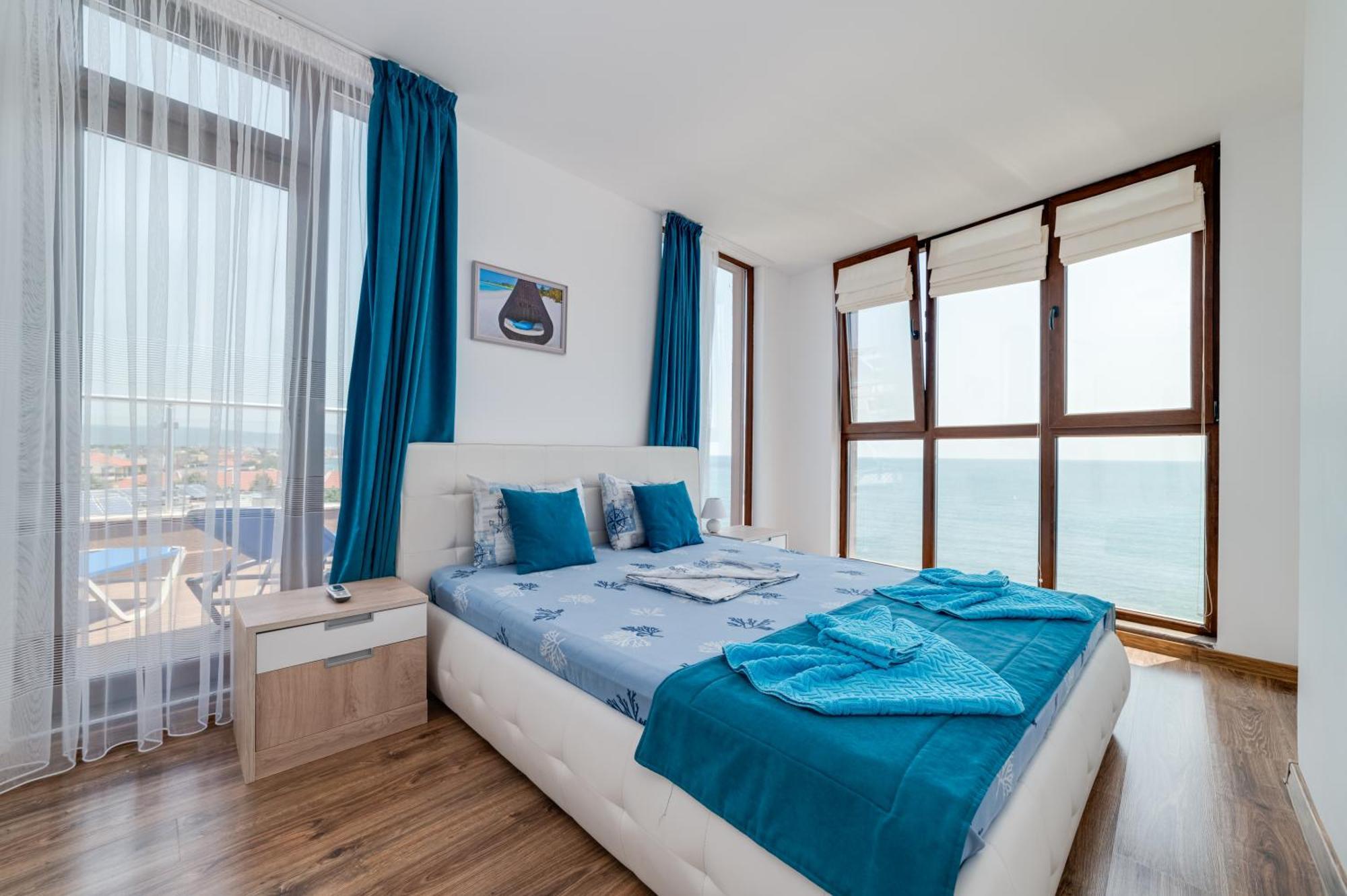 Apartcomplex Golden Bay 라브다 외부 사진