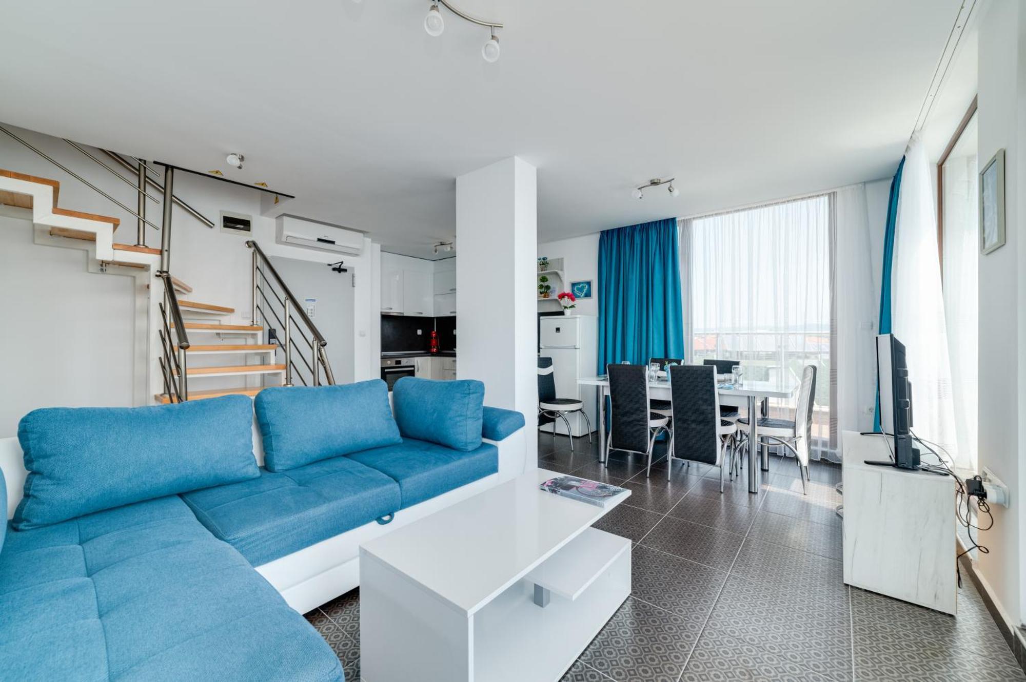 Apartcomplex Golden Bay 라브다 외부 사진
