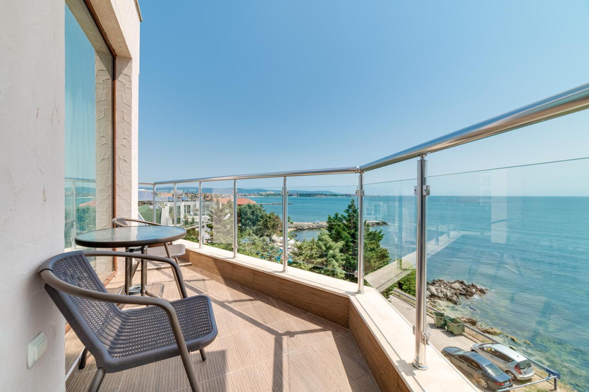 Apartcomplex Golden Bay 라브다 외부 사진