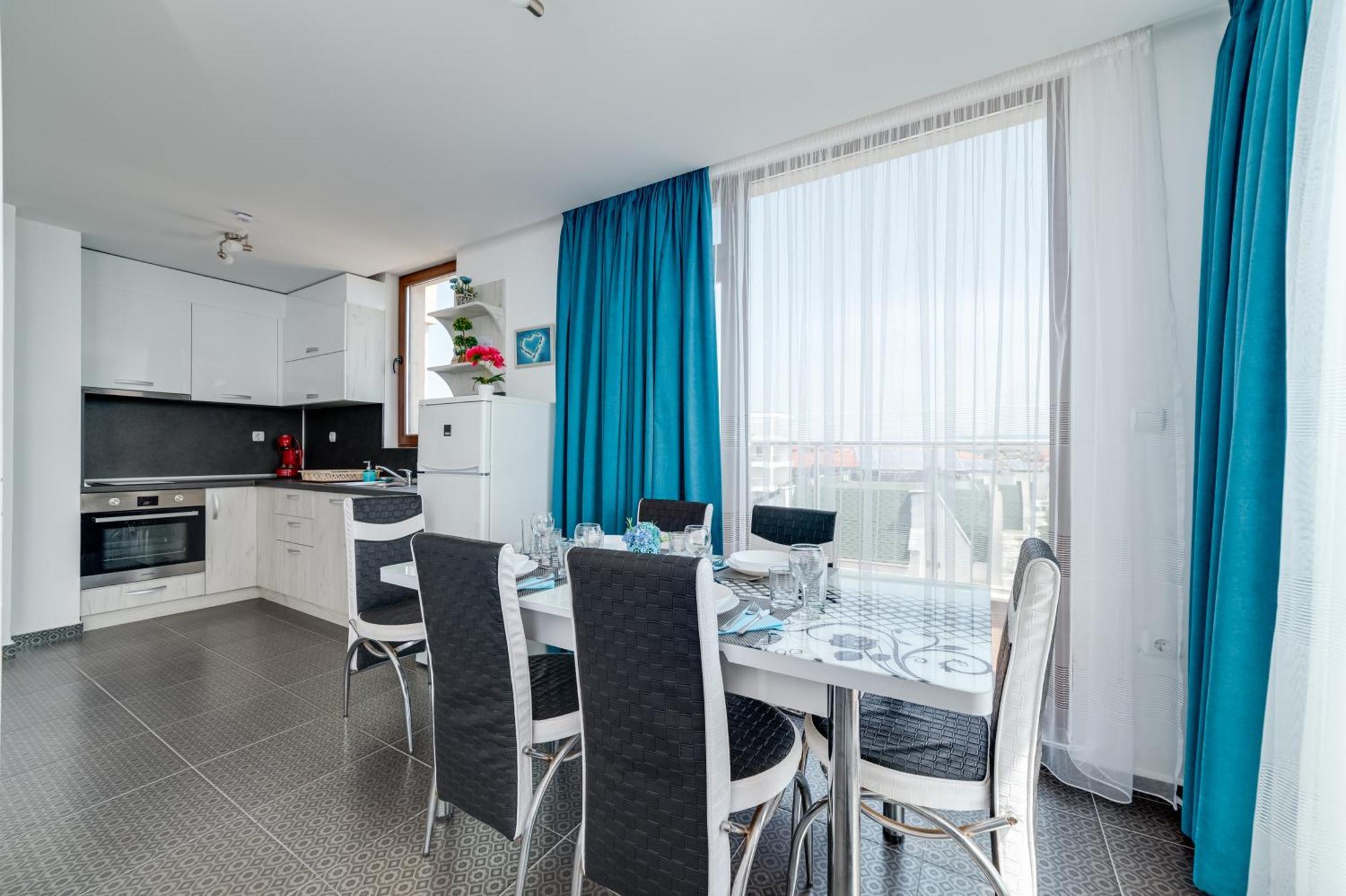 Apartcomplex Golden Bay 라브다 외부 사진